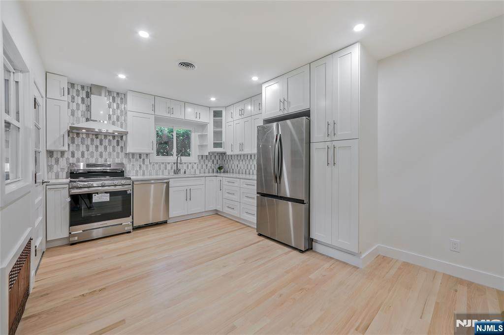 21 Central - Photo 1