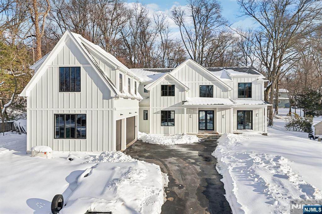 91 Macarthur Avenue - Photo 1