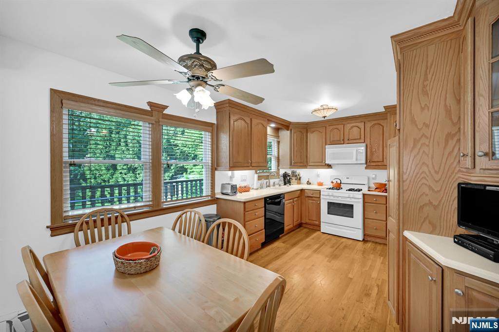145 Mountain Circle - Photo 1
