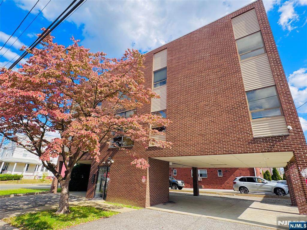 117 Central Avenue - Photo 1