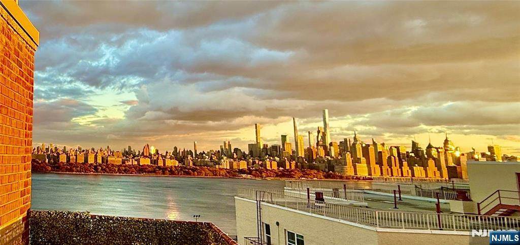 8800 Boulevard East - Photo 1