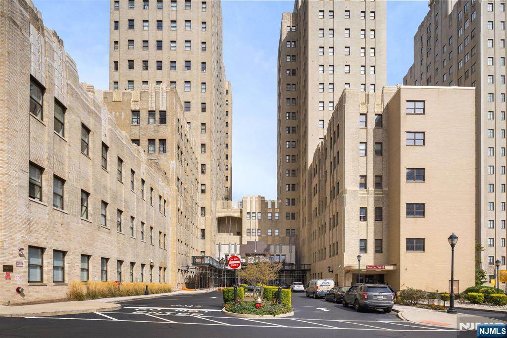 4 Beacon Way - Photo 1