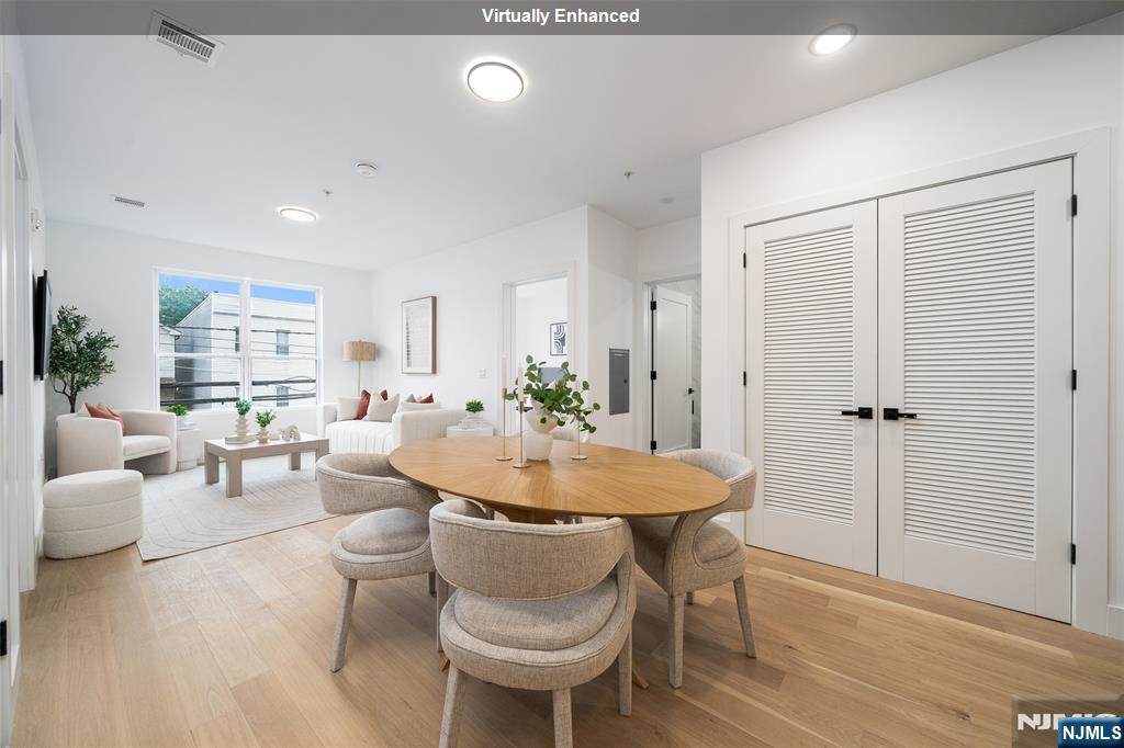 649 38th Street - Photo 1