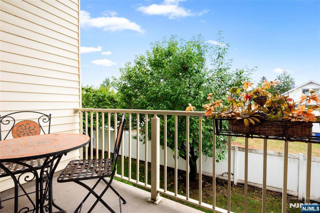 520 Victor Street - Photo 1