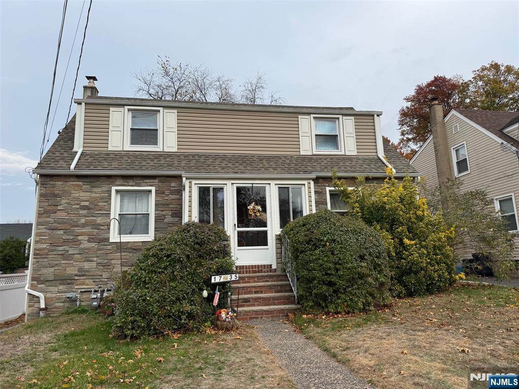 17-35 11th - Photo 1