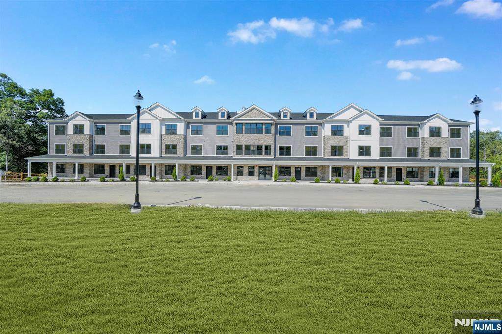 201 Encampment Court - Photo 1