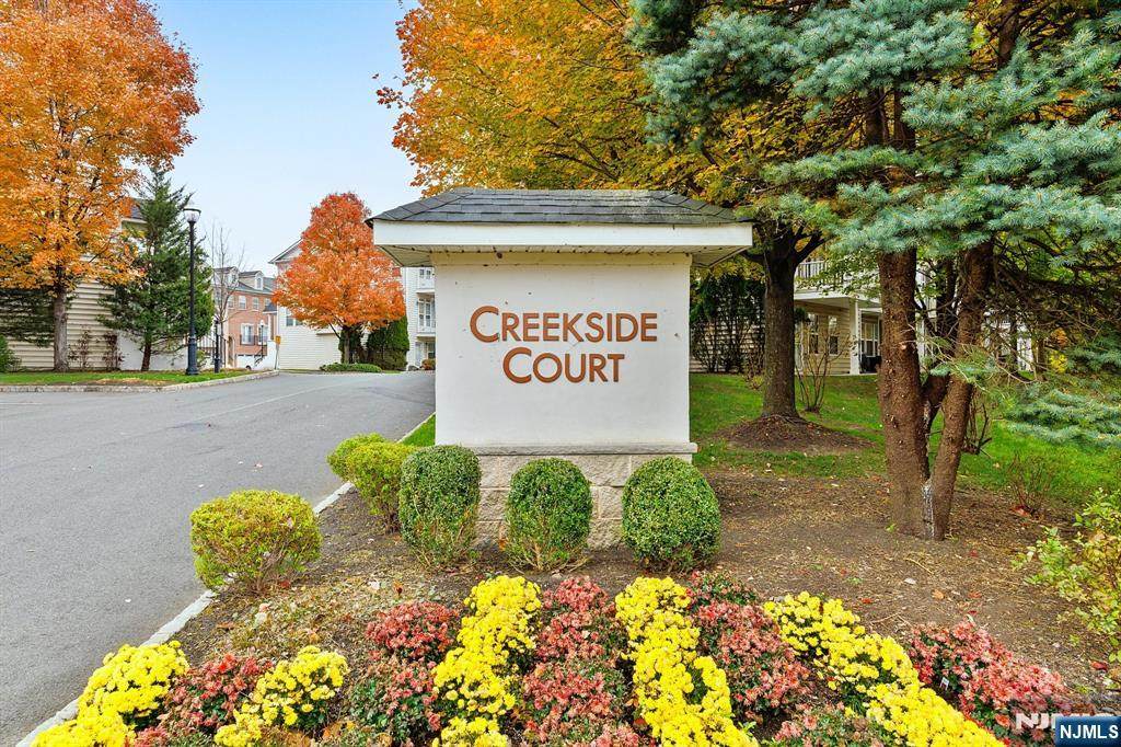 27 Creekside Court - Photo 1