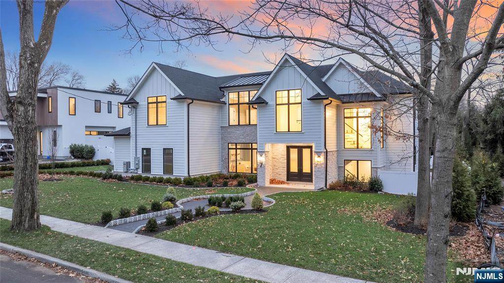 7 Central Avenue - Photo 1