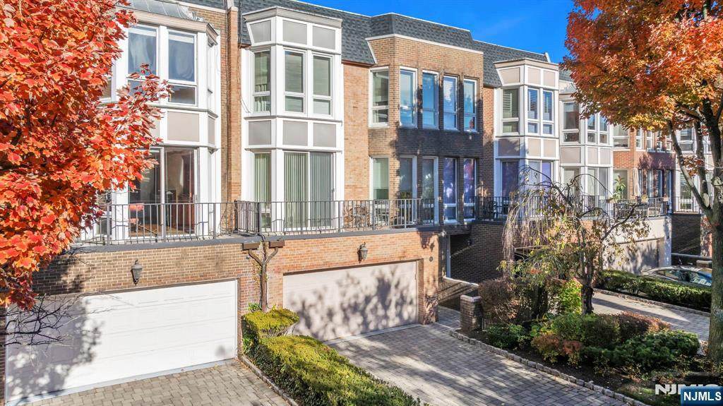 55 Victoria Place - Photo 1