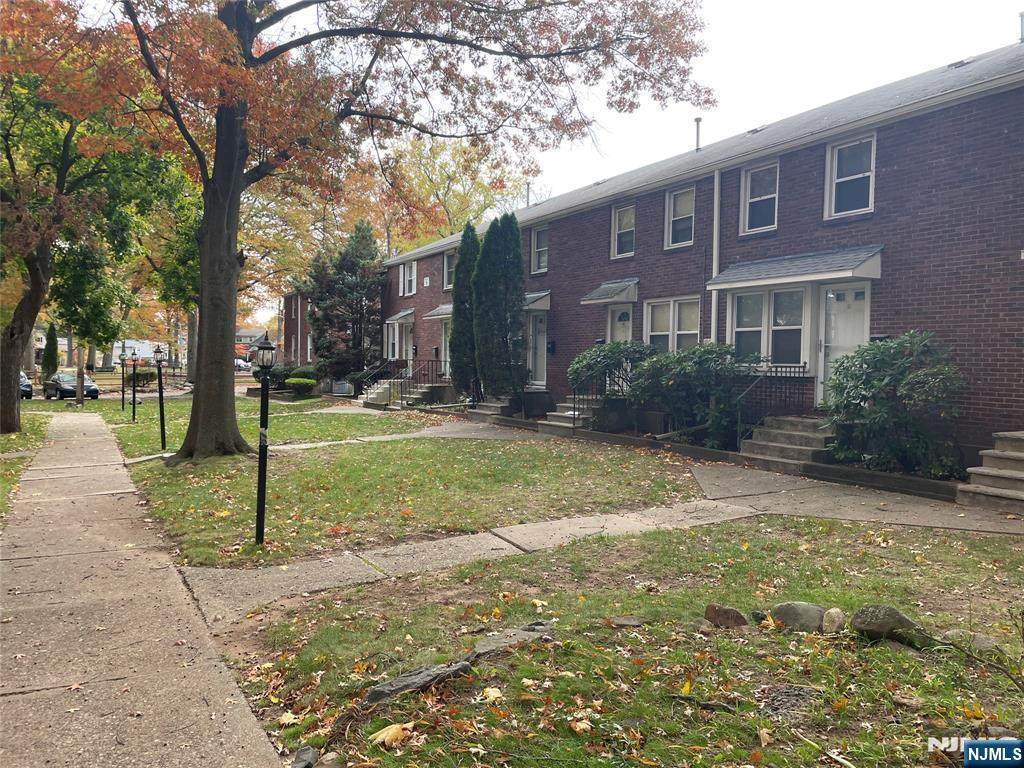 130 Glenbrook Parkway - Photo 1