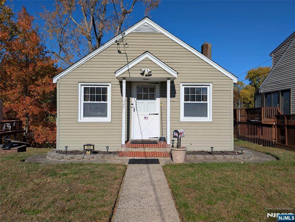 240 Woodcliff Avenue - Photo 1