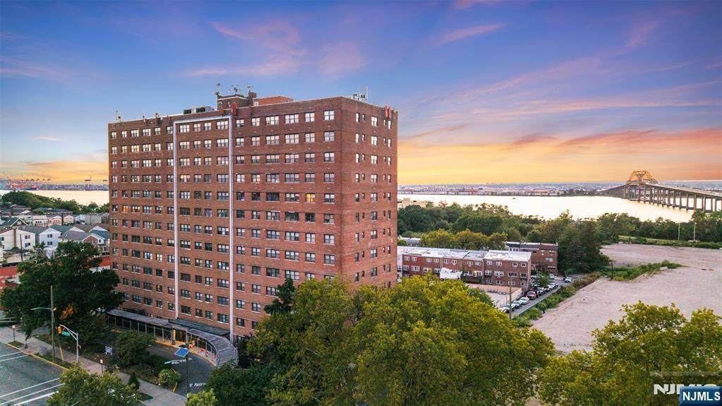 1225 John F Kennedy - Photo 1