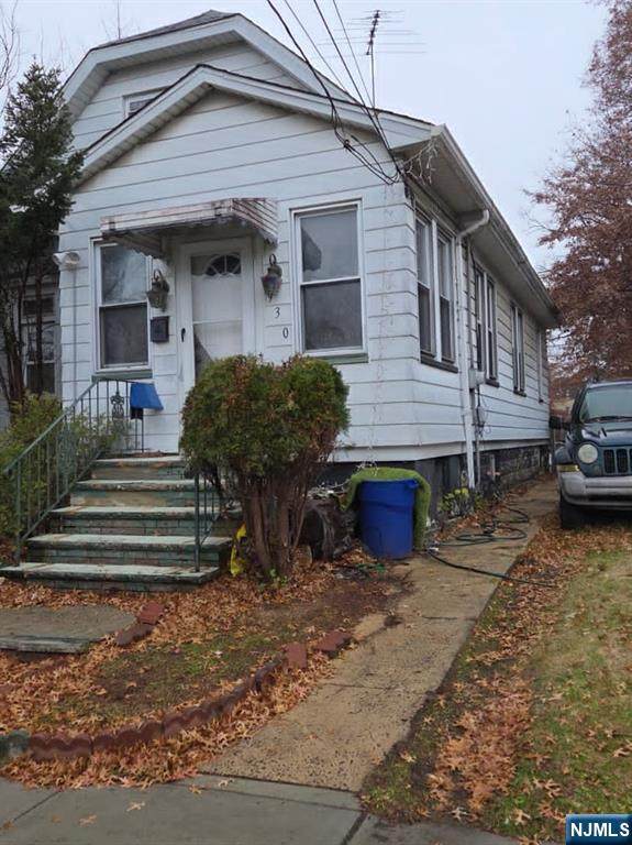 930 Drake Avenue - Photo 1