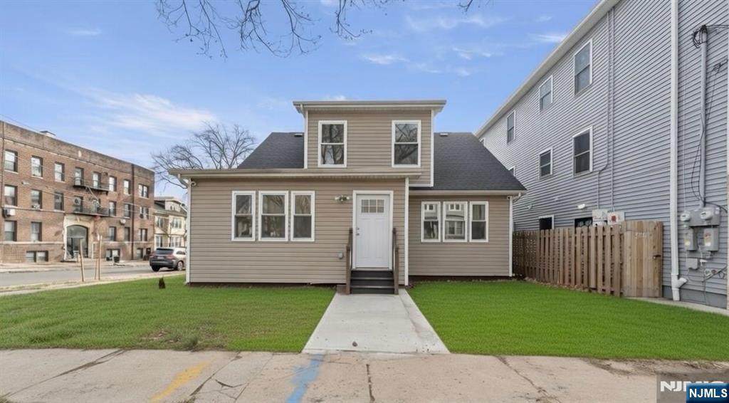 392 Clinton Place - Photo 1