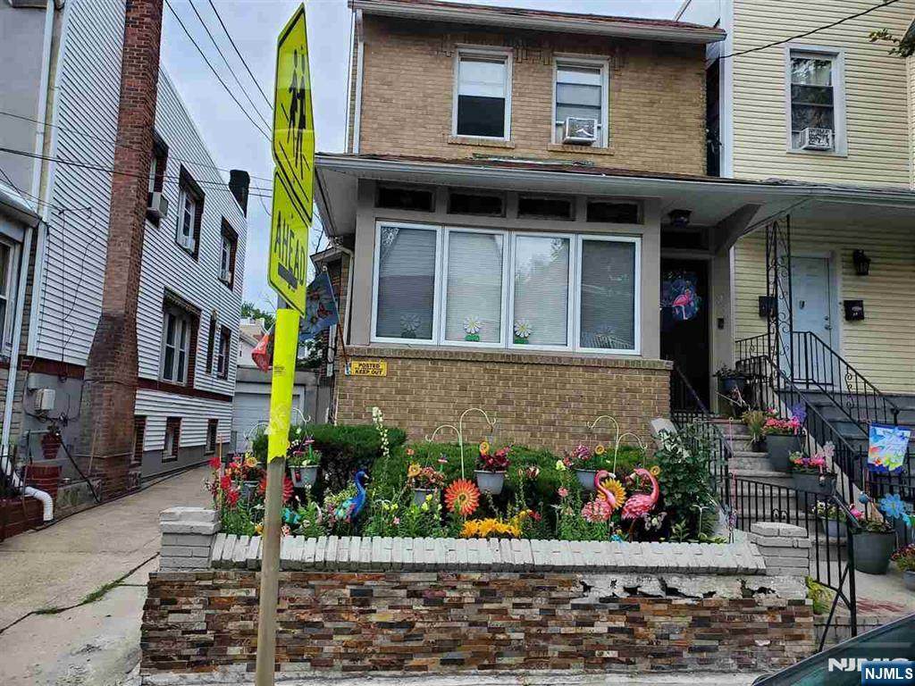 232 Wilkinson Avenue - Photo 1