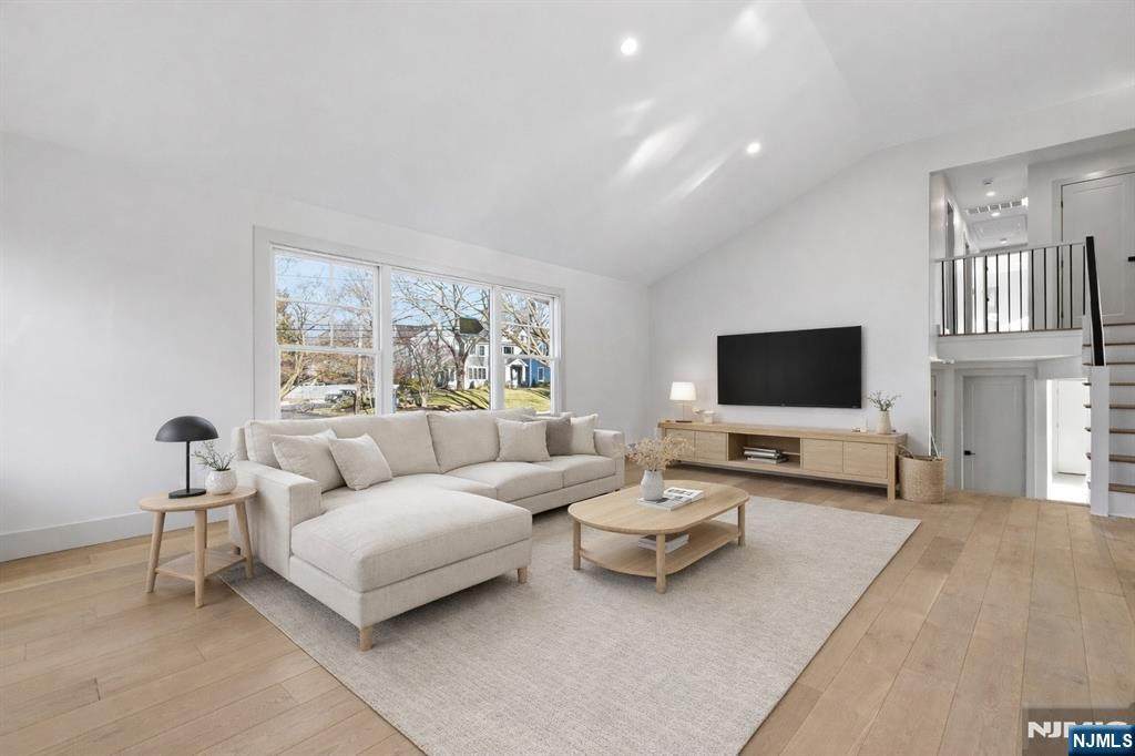 442 Ellis Place - Photo 1