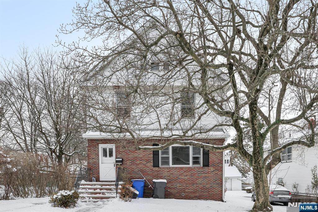 140 Van Nostrand Avenue - Photo 1