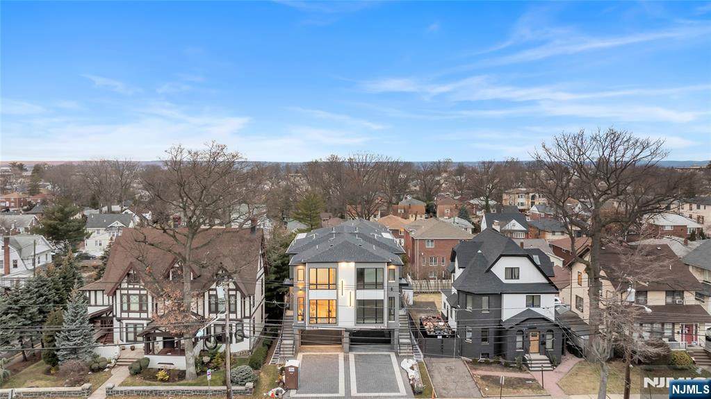 1047 Anderson Avenue - Photo 1