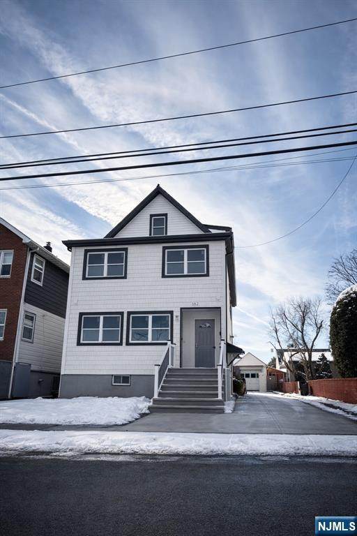 152 Washington - Photo 1