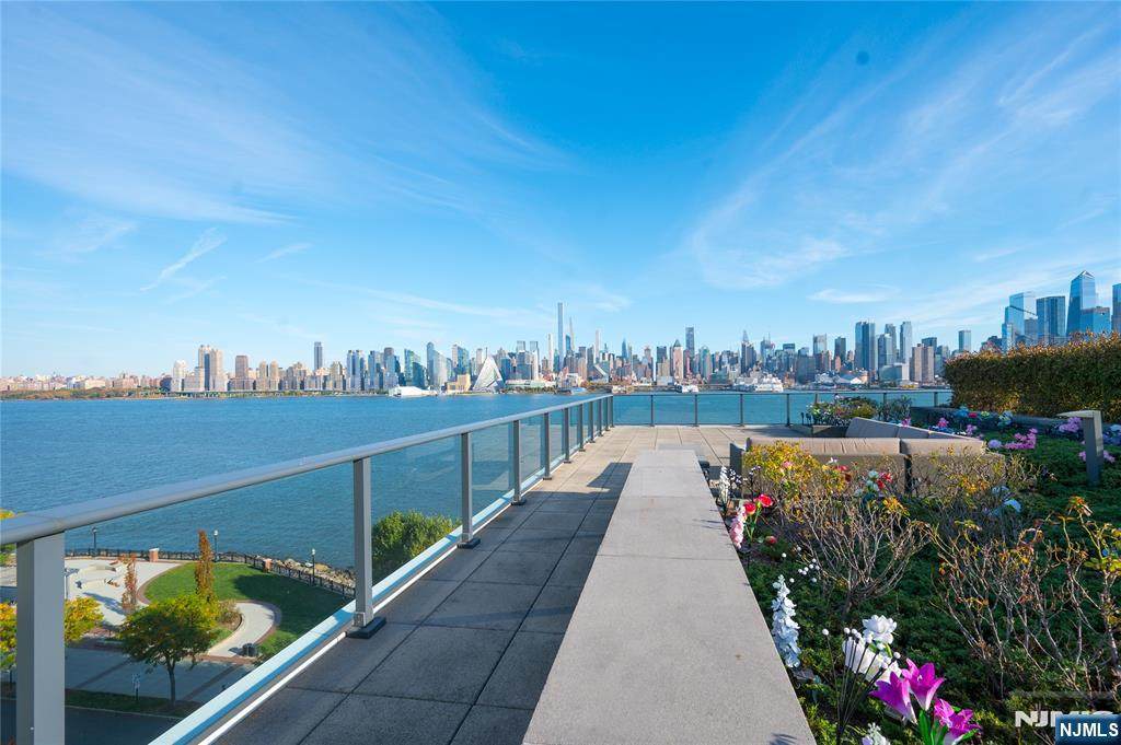 1200 Avenue Port Imp - Photo 1