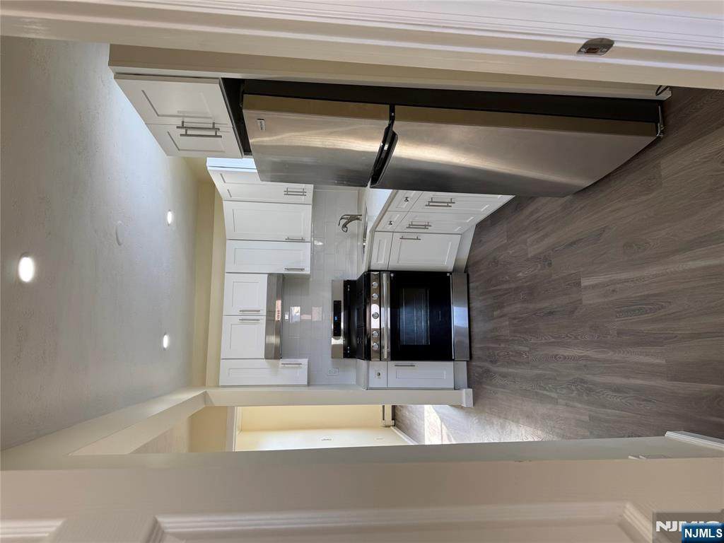 53 Crystal - Photo 1