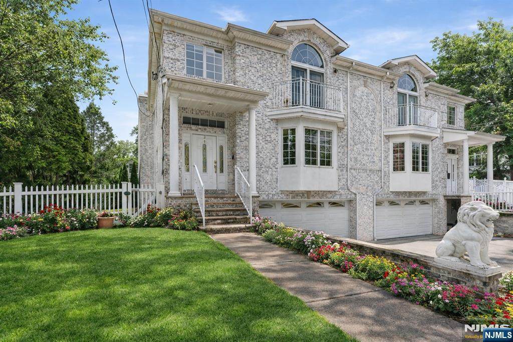 2 Maple Avenue - Photo 1