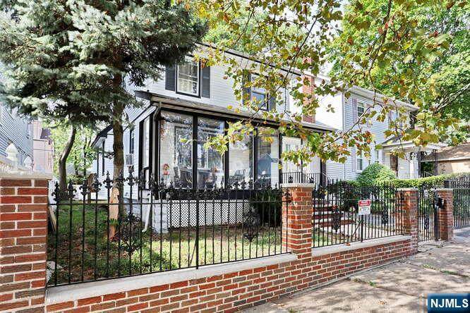 232 Goldsmith Avenue - Photo 1