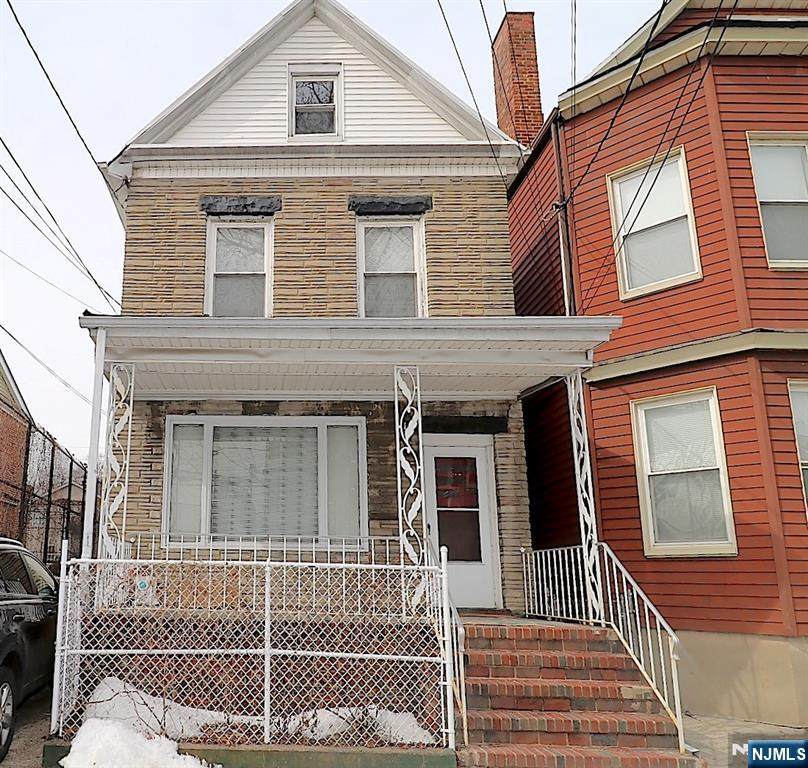 130 Wakeman Avenue - Photo 1