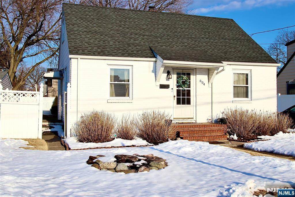 604 Elm Avenue - Photo 1