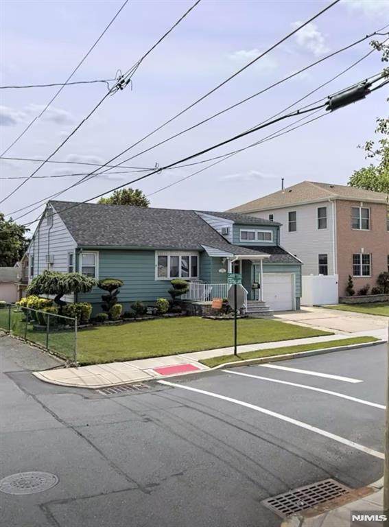1074 Garry Terrace - Photo 1