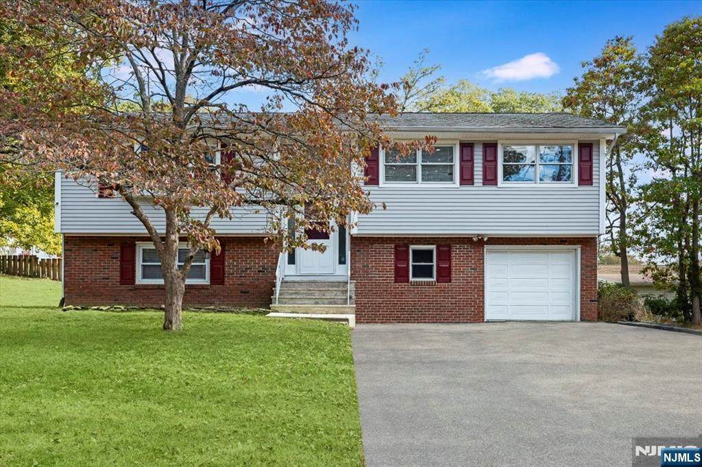 145 Schwarz Boulevard - Photo 1