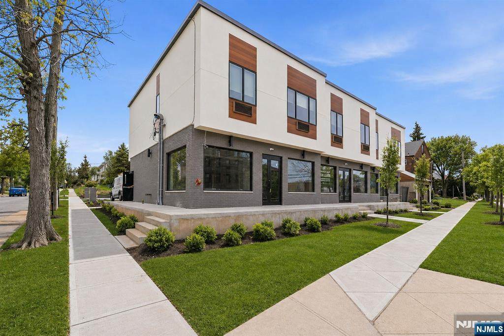 850 Broad Avenue - Photo 1