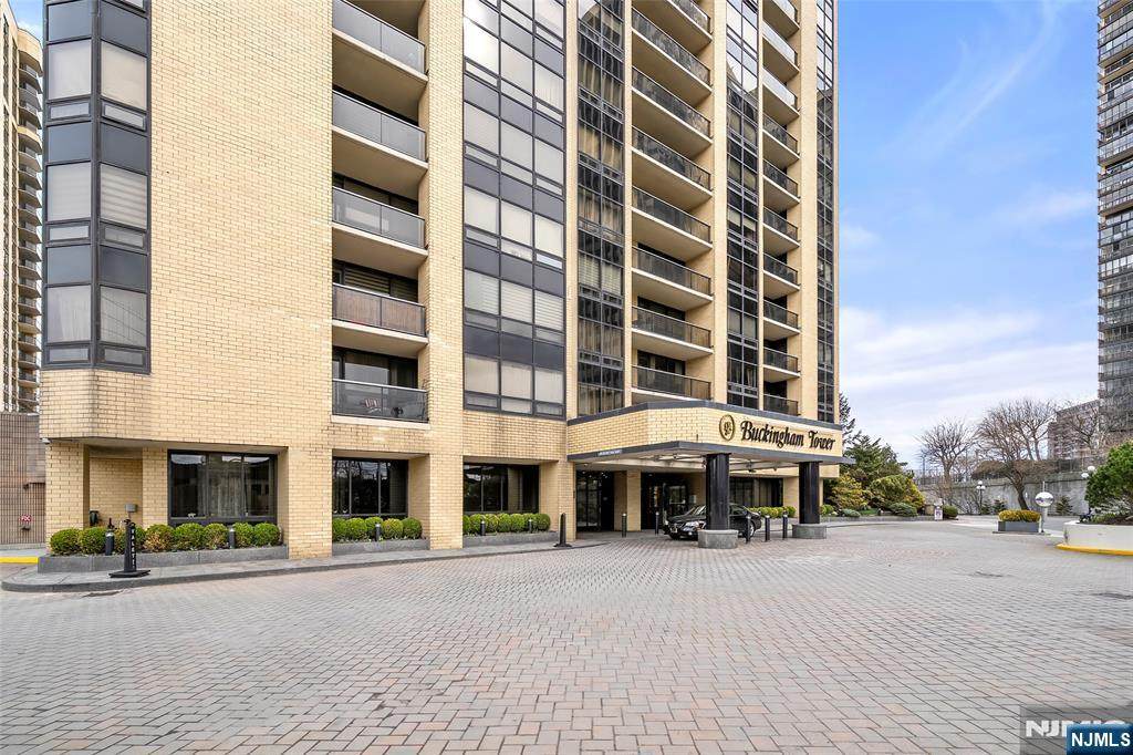 800 Palisade Avenue - Photo 1