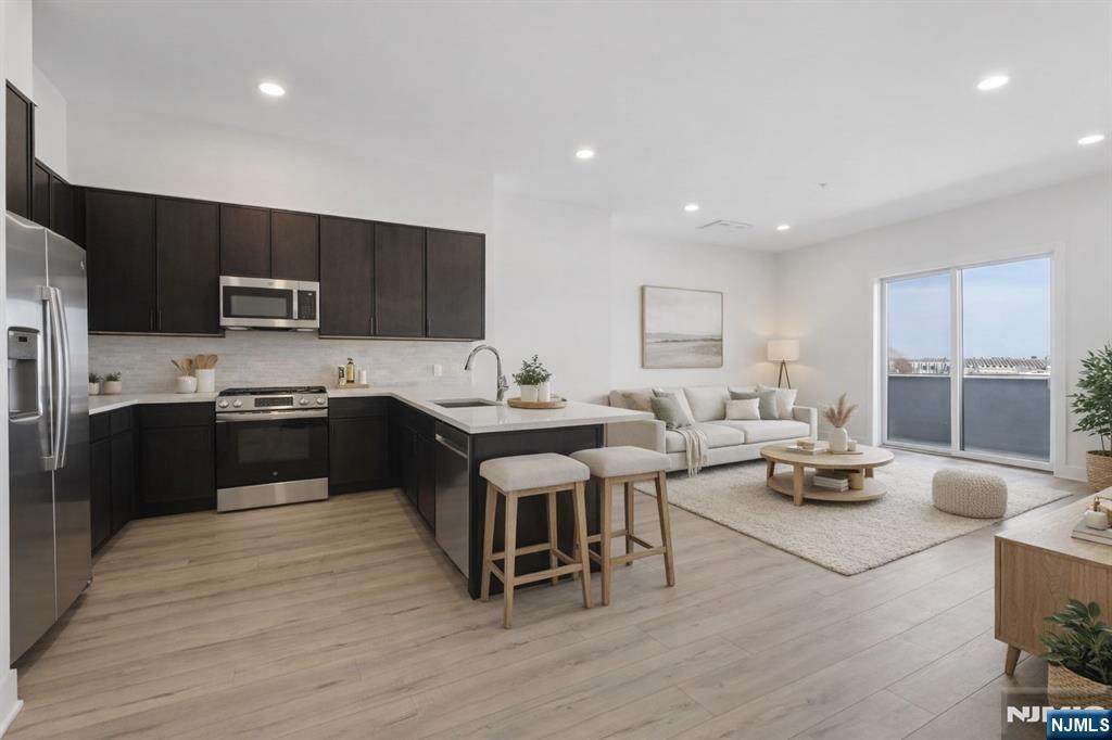 487 Market - Photo 1