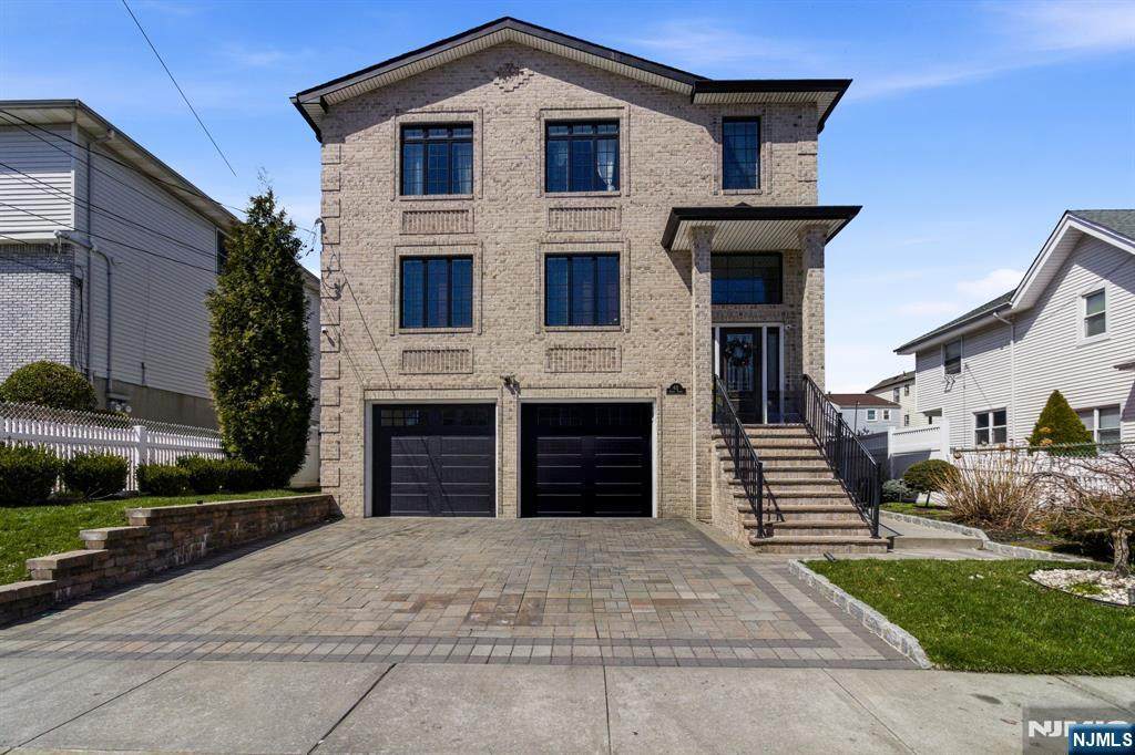 431 Forest Street - Photo 1