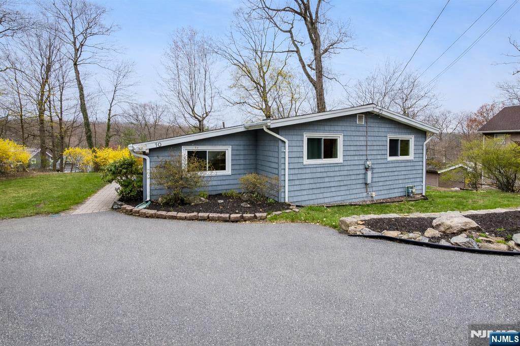 10 Laurel Trail - Photo 1