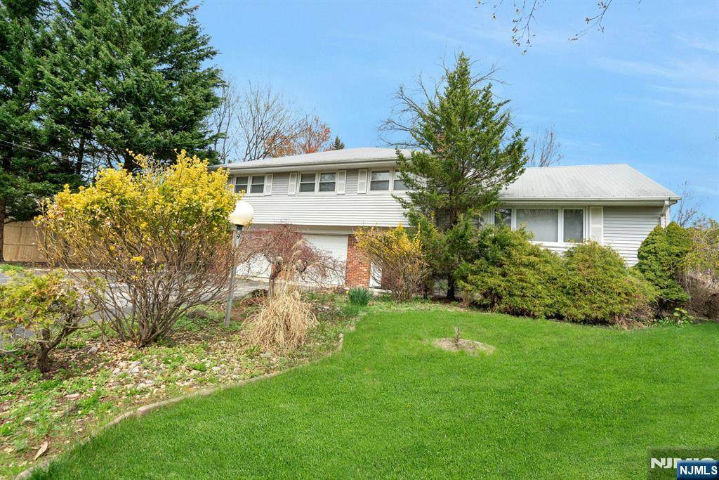 9 Hemlock Drive - Photo 1