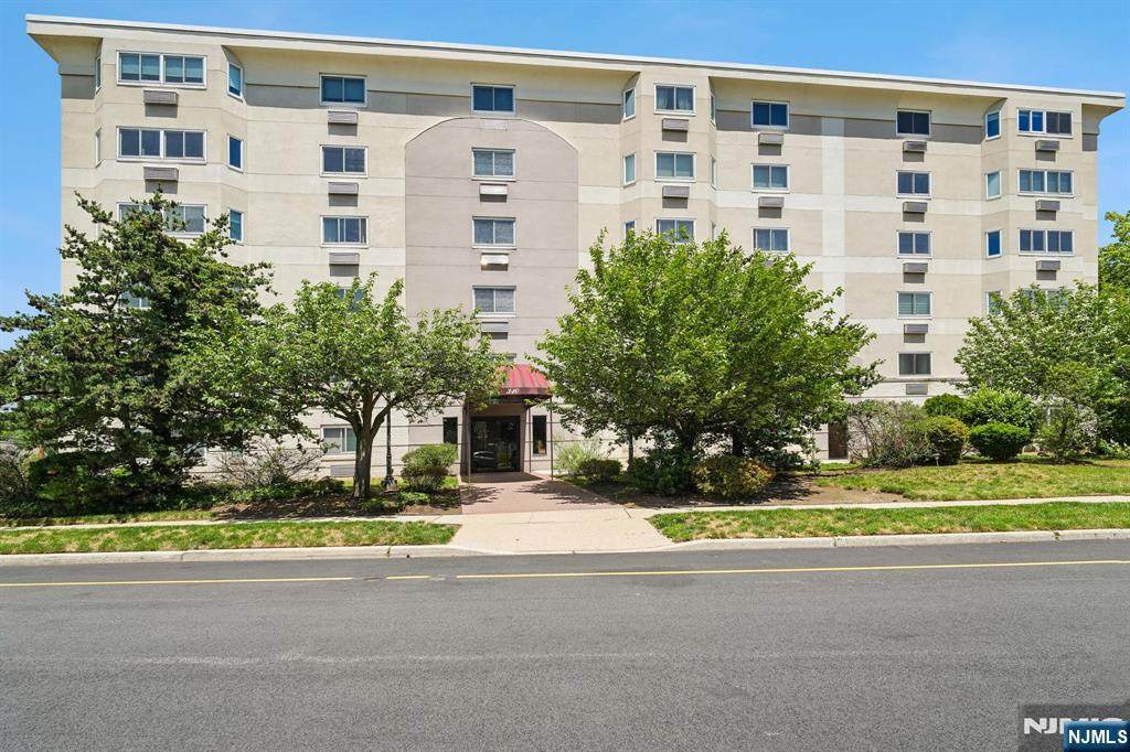 310 Lookout Avenue - Photo 1