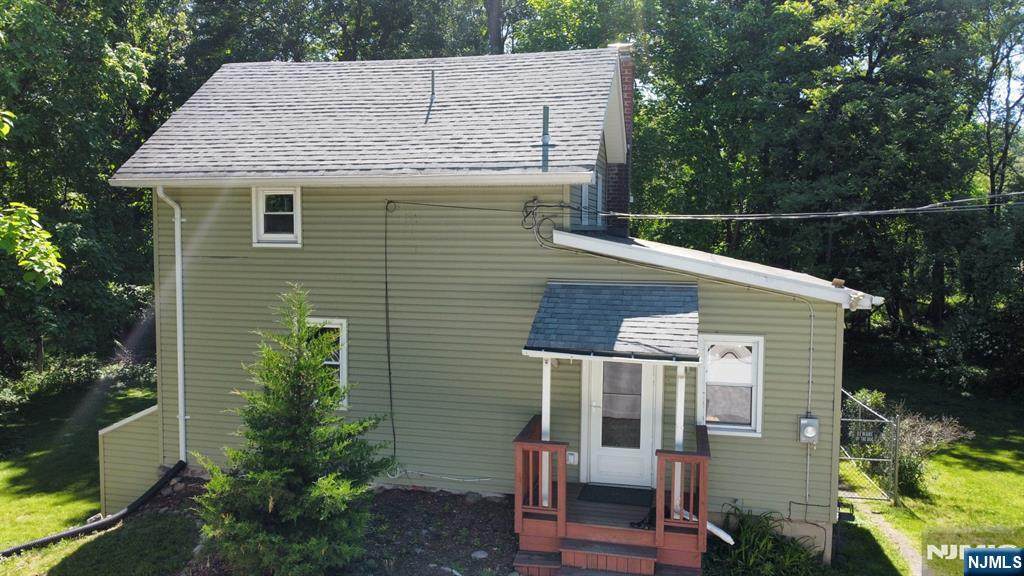 116 Railroad Avenue - Photo 1