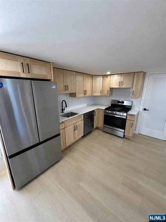 94 Irving - Photo 1