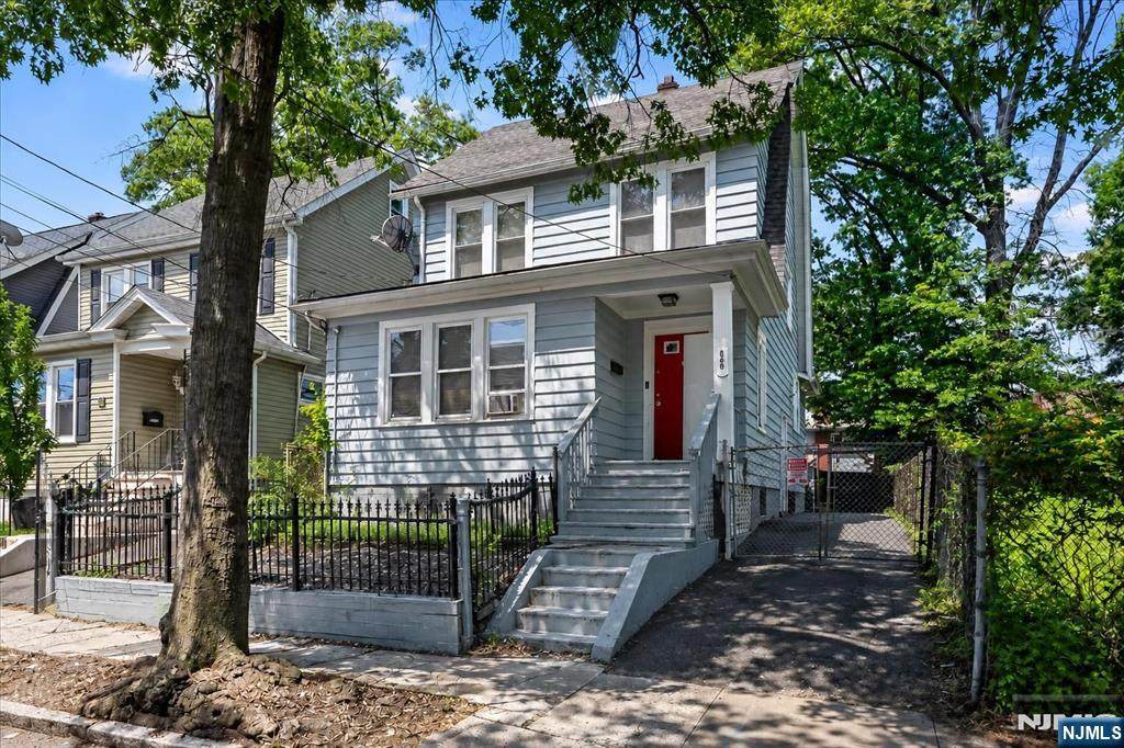 169 Vermont Avenue - Photo 1