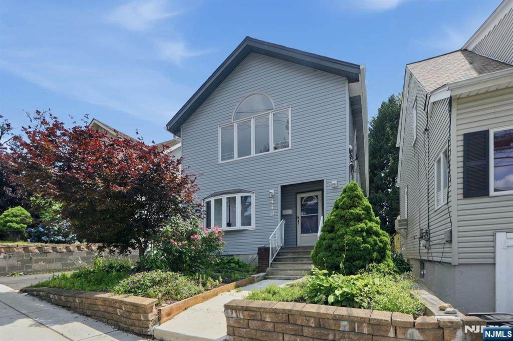 410 Lafayette - Photo 1