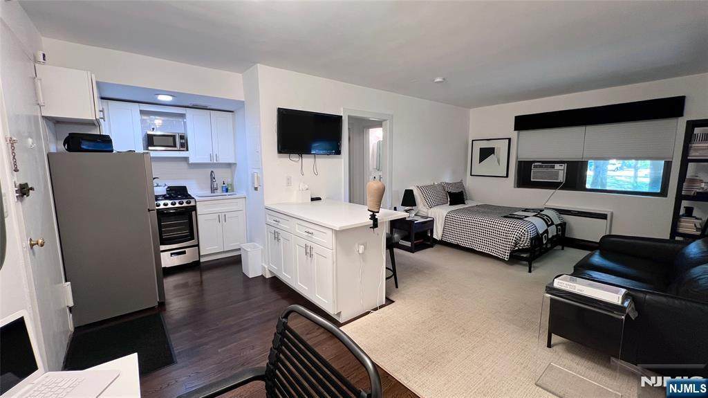 420 Park Place - Photo 1