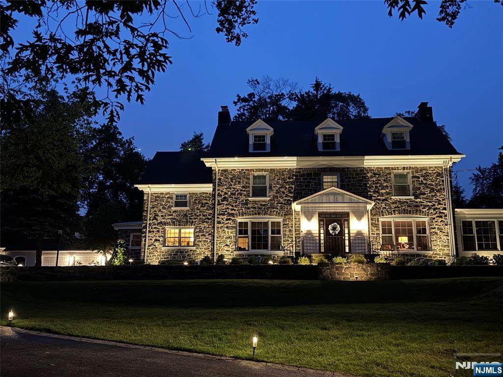 117 Forest Way - Photo 1