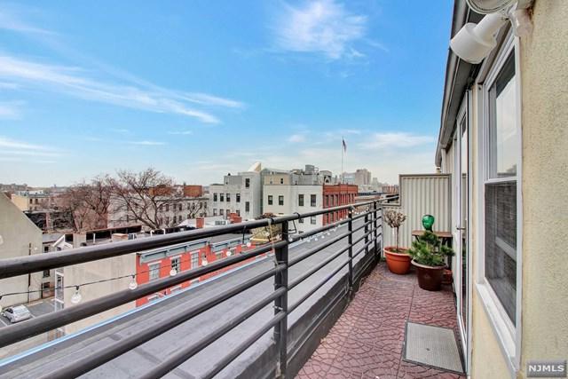 347 Varick Street - Photo 1