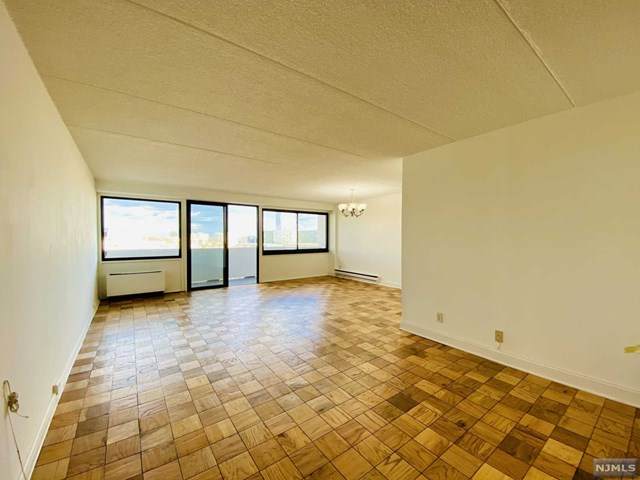 1600 Center Avenue - Photo 1