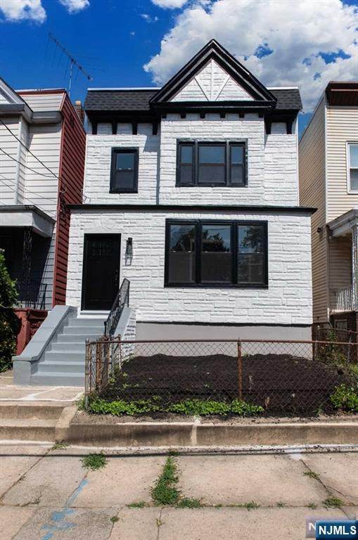4 Van Houten Avenue - Photo 1