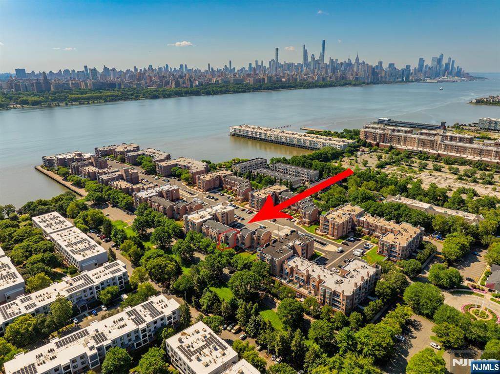 312 Franklin Court - Photo 1