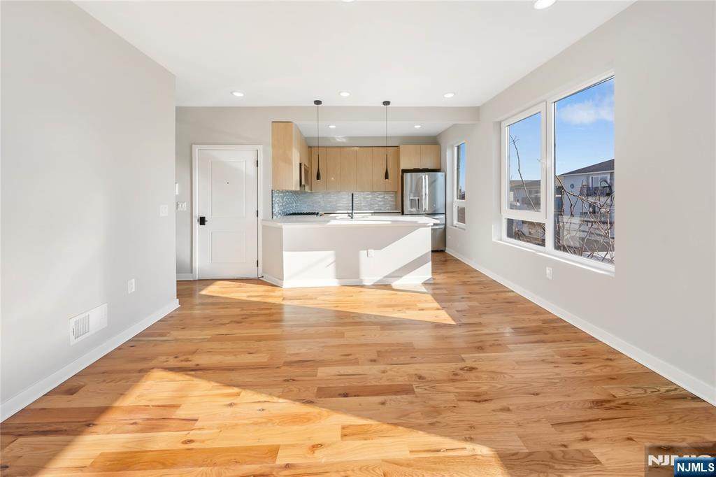 108 Fleming - Photo 1