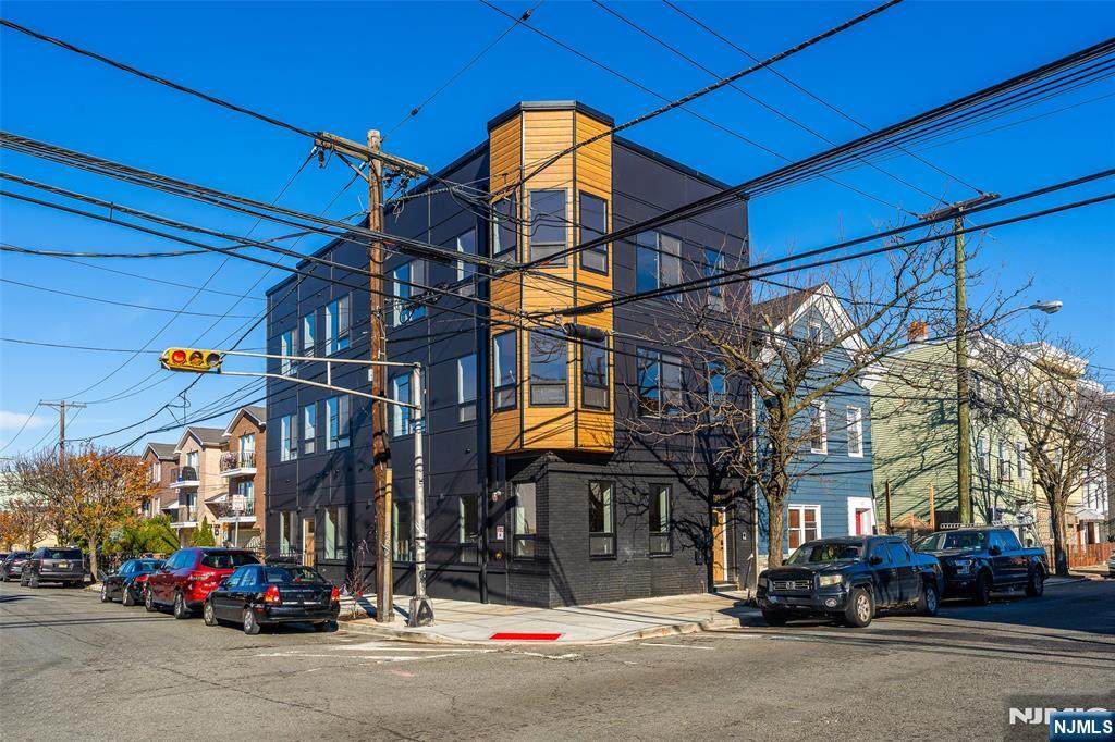 108 Fleming - Photo 1